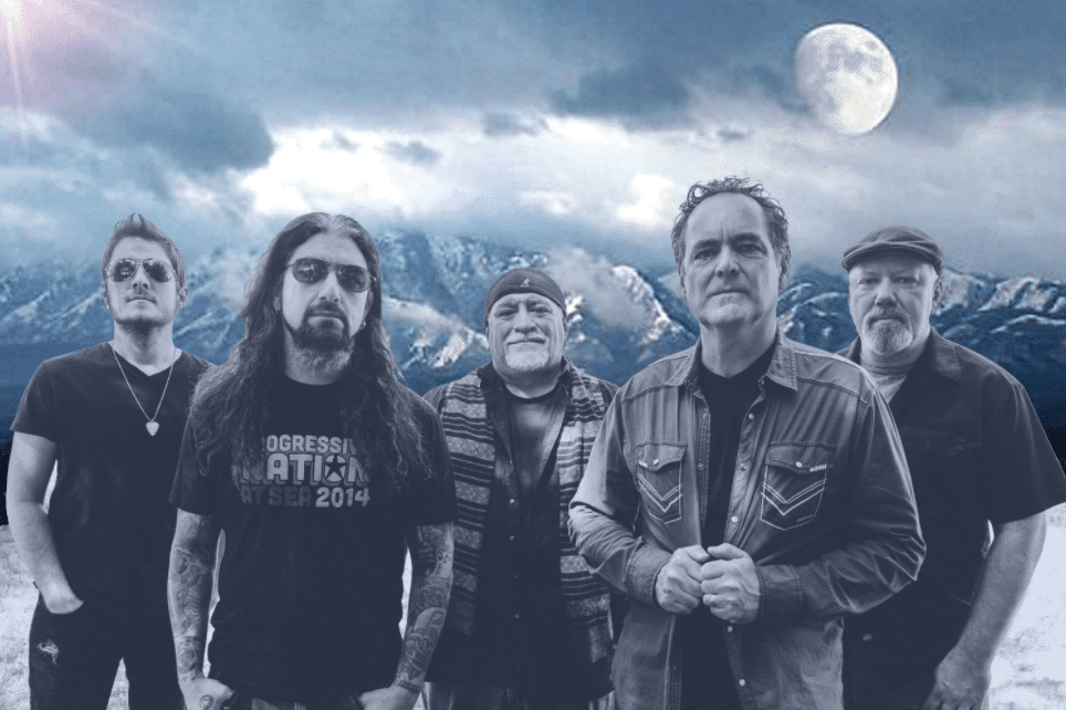 Mike Portnoy: "Este es el disco más importante de mi carrera" - -Sí, eso espero. ¡Dios, Sudamérica es uno de los lugares en los que más disfruto tocar! Sería una lástima que no pudieran escuchar este gran disco en vivo. Pero honestamente, no depende de nosotros. Yo viajaría a todos los países, aunque depende de los promotores contactarnos y hacernos una oferta. Estamos evaluando las posibilidades para mayo. Tienen el mejor público del mundo, ¡así que prepárense! eaed09e1 470f 49ff 8c22 6e218cde5874