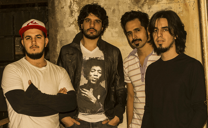 Gramonautas: una forma de encarar la música - Con Leonardo Nicastri en voz y guitarra, Lucas Angelucci en voz y teclado, Facundo González en batería y José Farías en voces y bajo, Gramonautas trae una propuesta rockera original y atrapante. Funk, jazz, rock, blues y una búsqueda constante de lo nuevo que da como resultado "Avignon", un trabajo complejo e inteligente, a la vez que accesible y contundente. gramonautas