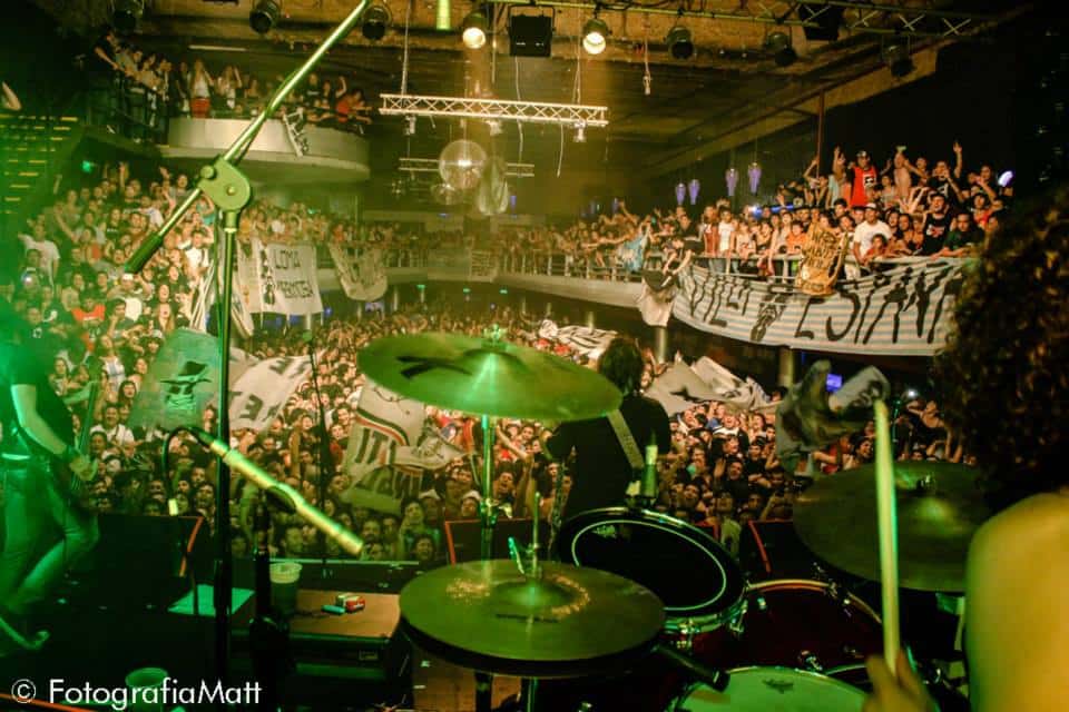 La 25 en Groove: mi modo es rocanrol, ¡y me gusta! - El grupo quilmeño inauguró un ciclo de shows especiales con las canciones de sus primeros discos. la25