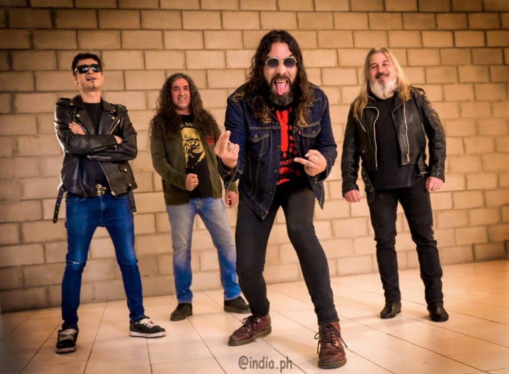 Malón - La disolución de Hermética condujo a la formación de dos nuevas bandas: Almafuerte, con Ricardo Iorio, y Malón, con el resto de los integrantes. Tras unos meses de fogueo en pubs, debutaron para el público grande en julio del '95 en Obras, como teloneros de la banda californiana Machine Head. Malón