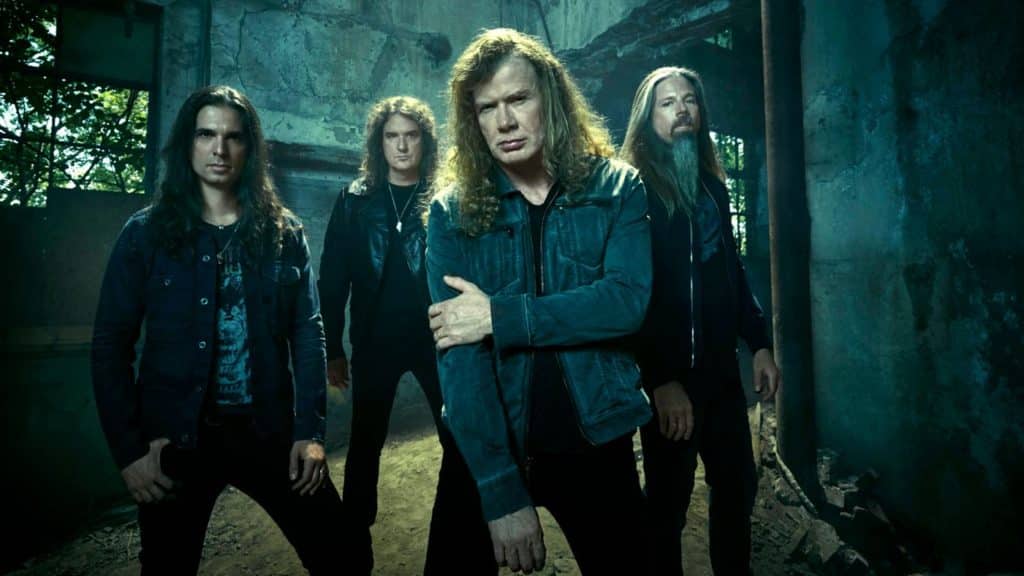 Megadeth: "No importa cuánto dure esta formación" - Desde los primeros conciertos de Megadeth en Obras en 1994, pasó de todo: Dave Mustaine se recuperó de sus adicciones, volvió a consumir; le cantó al diablo, se hizo cristiano; se peleó y se amigó con su ladero, el bajista David Ellefson; lanzó una serie de discos flojos (resaltemos “Super Collider”, de 2013) y este año finalmente repuntó con una bomba: “Dystopia”. ¿Se vienen tiempos de estabilidad para el pelirrojo? No lo sabemos. megadeth1