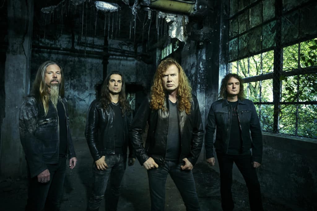 Megadeth: "No importa cuánto dure esta formación" - Desde los primeros conciertos de Megadeth en Obras en 1994, pasó de todo: Dave Mustaine se recuperó de sus adicciones, volvió a consumir; le cantó al diablo, se hizo cristiano; se peleó y se amigó con su ladero, el bajista David Ellefson; lanzó una serie de discos flojos (resaltemos “Super Collider”, de 2013) y este año finalmente repuntó con una bomba: “Dystopia”. ¿Se vienen tiempos de estabilidad para el pelirrojo? No lo sabemos. megadeth4
