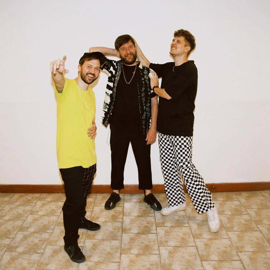 Rayos Láser - Este trío formado en Villa María, Córdoba, lanzó su disco debut a fines de 2011 y logró rápidamente posicionarse dentro de la grilla de los festivales más importantes, como el Pepsi Music, el Personal Fest y el Cosquín Rock. Rayos Láser