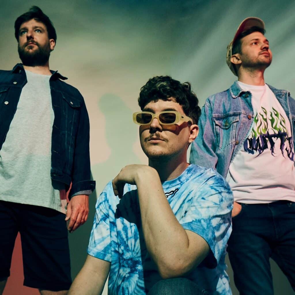 Rayos Láser - Este trío formado en Villa María, Córdoba, lanzó su disco debut a fines de 2011 y logró rápidamente posicionarse dentro de la grilla de los festivales más importantes, como el Pepsi Music, el Personal Fest y el Cosquín Rock. Rayos Láser