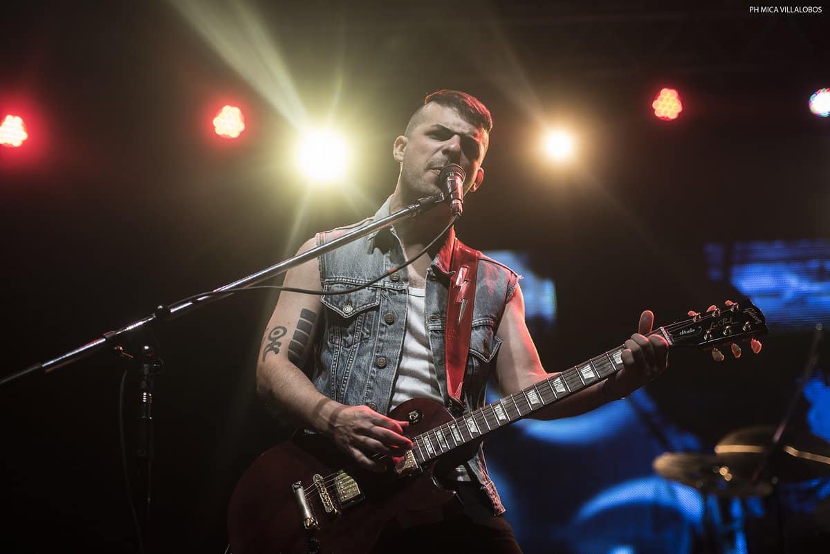 Utopians celebró sus 10 años en Vorterix - 2015 es el año de Utopians. Luego de una extensa gira que los llevó a tocar al Vive Latino y el Cosquín Rock, entre otros, los jóvenes energúmenos del rock aterrizaron en Vorterix con más de una excusa válida para hacer una gran celebración. 0b12c610 9c99 4251 8510 880185edb19a