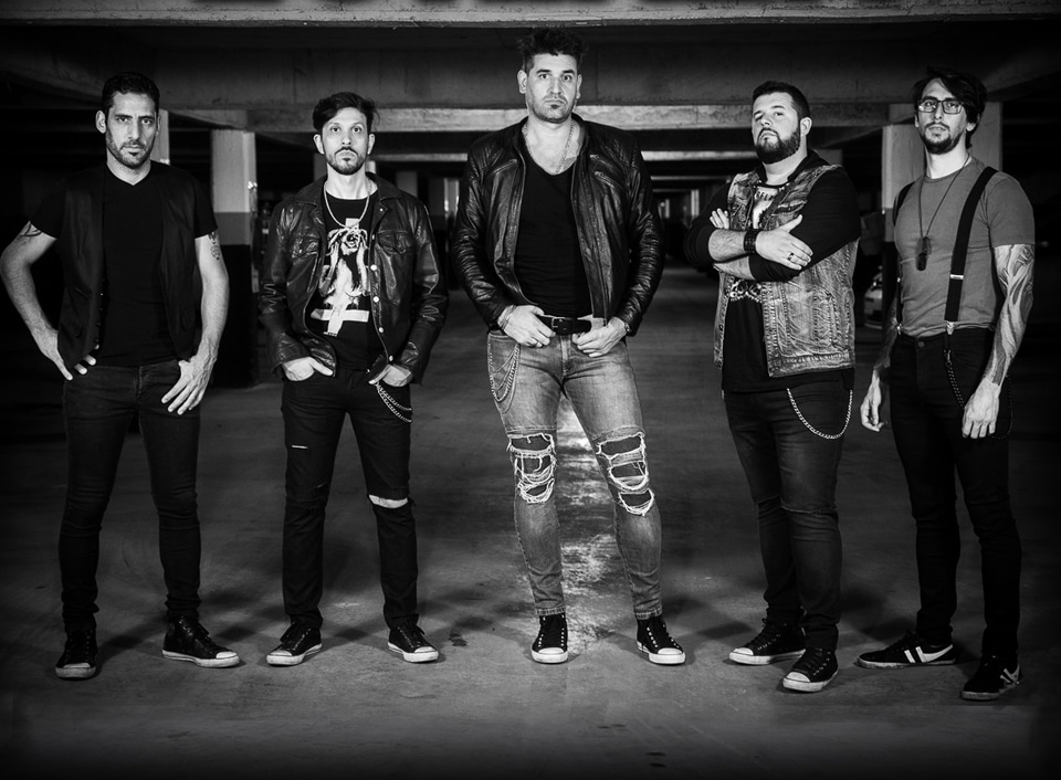 Lörihen: "En la escena hace falta una renovación" - Si bien el proceso de composición fue diferente al de los discos anteriores, eso está más bien ligado a la modalidad de grabación elegida en esta oportunidad. La composición musical, melódica y lírica de nuestros discos se maneja de la misma forma hace unos cuantos discos ya, y creo que esa fórmula no amerita ser modificada, porque está ligada a la identidad Lorihen, y nos sienta cómodo a todos. 0d145a55 a744 4909 a8f1 e6c597fd59e5