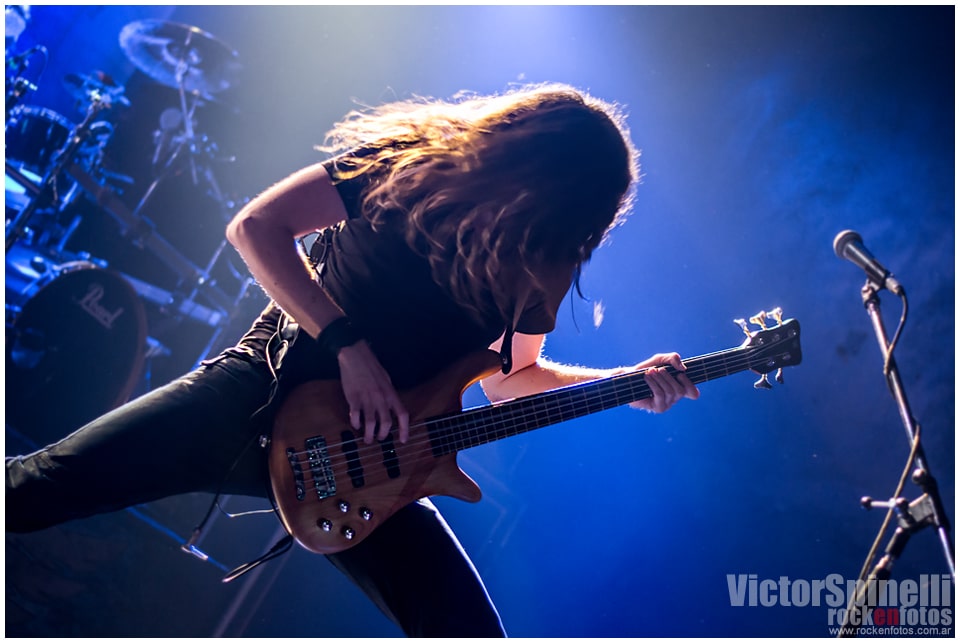 Sonata Arctica festejó sus 15 en el Vorterix - Con una lista repleta de clásicos - muchos de ellos raramente interpretados en vivo -, un sonido impecable, claro y contundente, y una interpretación con la que, al cerrar los ojos, transportaba directamente al disco - por su precisión, por la profesionalidad de sus músicos, por la inoxidable voz de Tony Kakko (que no claudicó a pesar de estar engripado y con la espalda malograda) -, Sonata Arctica pasó nuevamente por Buenos Aires, dejando en claro por qué conforman una de las bandas más influyentes de la escena powermetalera mundial. 41247e93 d8e7 4817 81d5 a0df1022d355