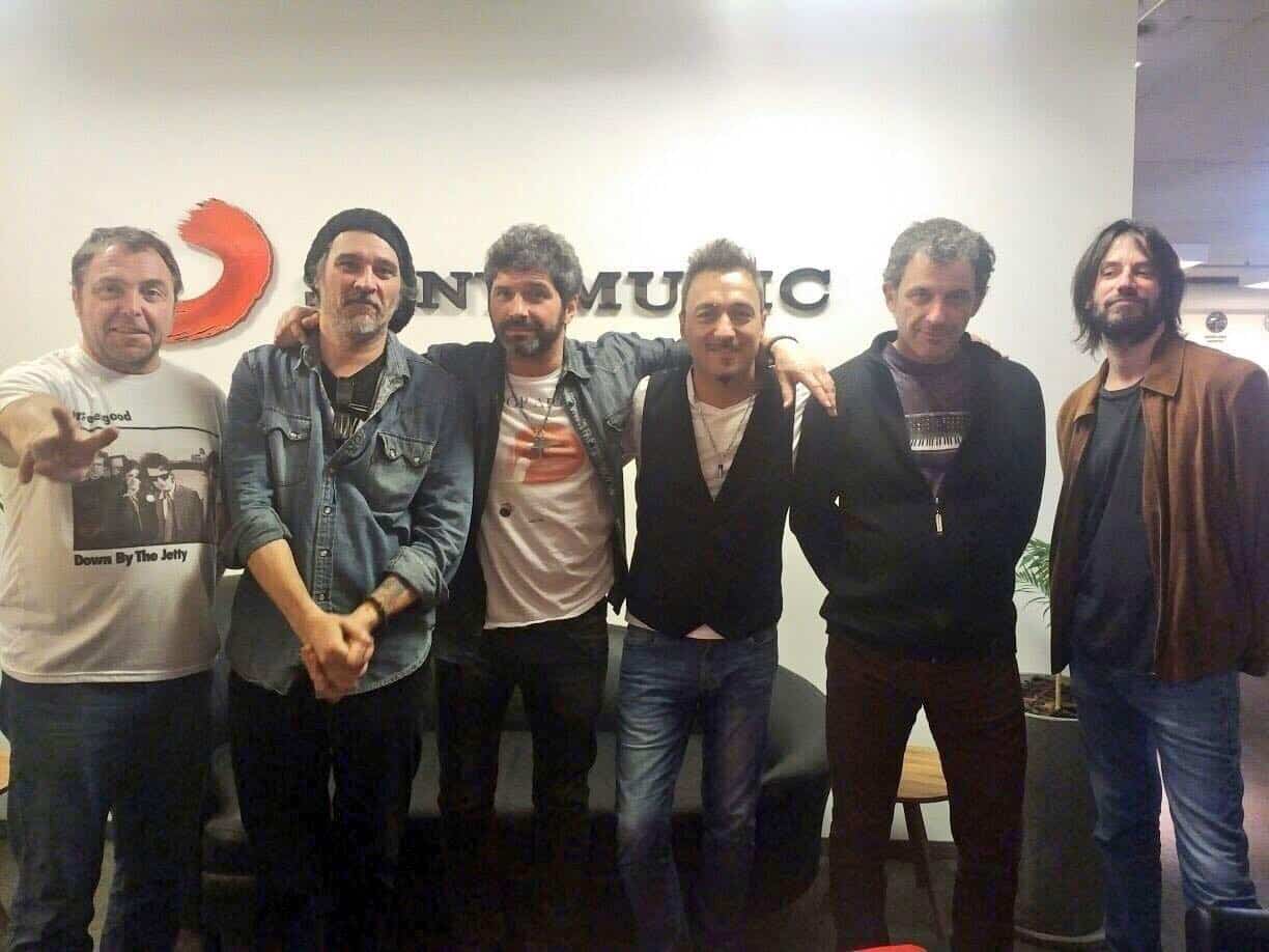 Se viene un disco en vivo de Caballeros de la Quema - Iván Noble, junto con Pablo Guerra, Martín Méndez, Pato Castillo y Javier Cavo revivieron aquellos hits de los 90 y si bien de antemano se supo que esa sería una única noche, en las redes sociales publicaron un post que dice: "?CONFIRMADO. Se viene el álbum de la inolvidable noche en La Plata. A veces, lo Único no es lo último... #CaballerosDeLaQuema ". 77082111 42d5 4570 9238 271ea1832823