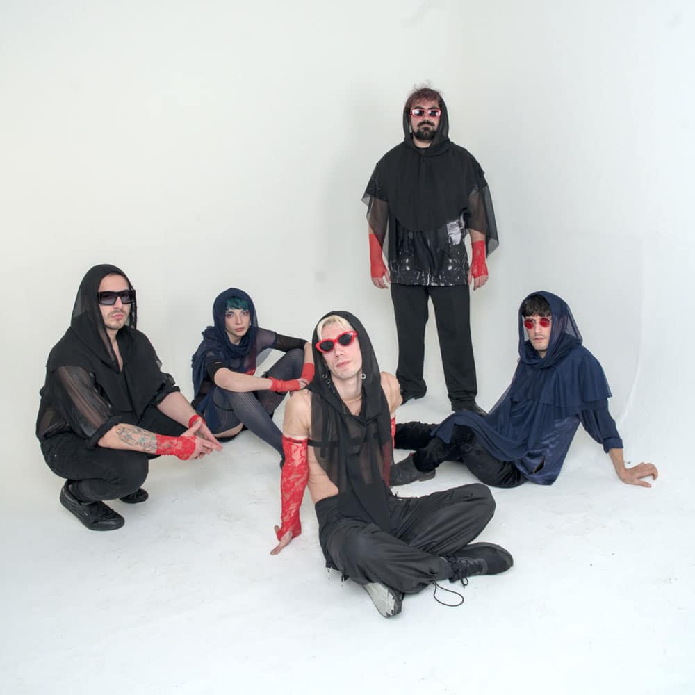 Hijxs Malones: "Será un paso importante en nuestra carrera" - La banda indie Hijxs Malones se prepara para un show multisensorial e inmersivo en el Konex en el que presentará su disco "Muda". Hijxs Malones