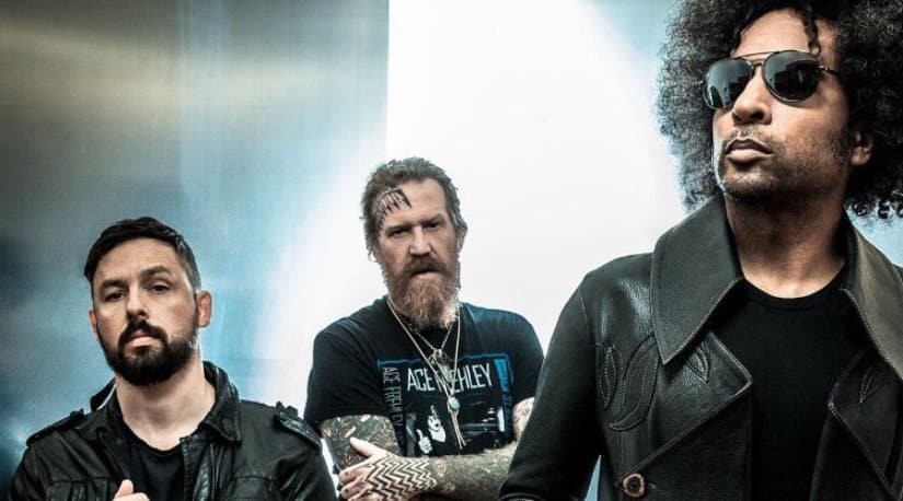 Mastodon: la entrevista más rara de todas - -¡No, no te preocupes! Cuando no te respondí fue porque estaba dando vueltas desnudo por el país, o paseando por el bosque bajo el efecto de unos hongos alucinógenos. Soy un tipo difícil de rastrear, amigo. Ah, y avisame si querés ese bendito tatuaje. Mastodon4