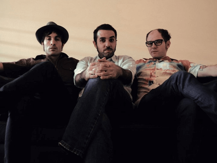 Thes Siniestros - La historia de la banda, según su propia info de prensa: Thes Siniestros