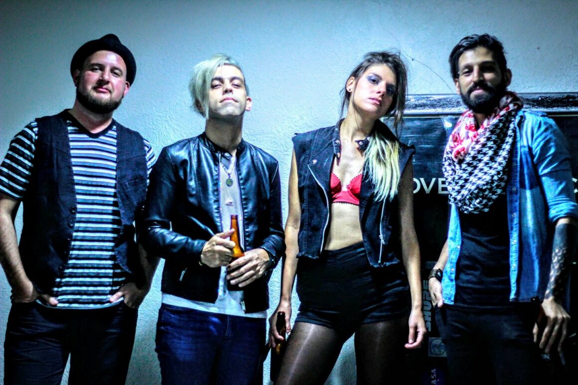 Agosto - La historia de la banda, según su propia página web: agosto