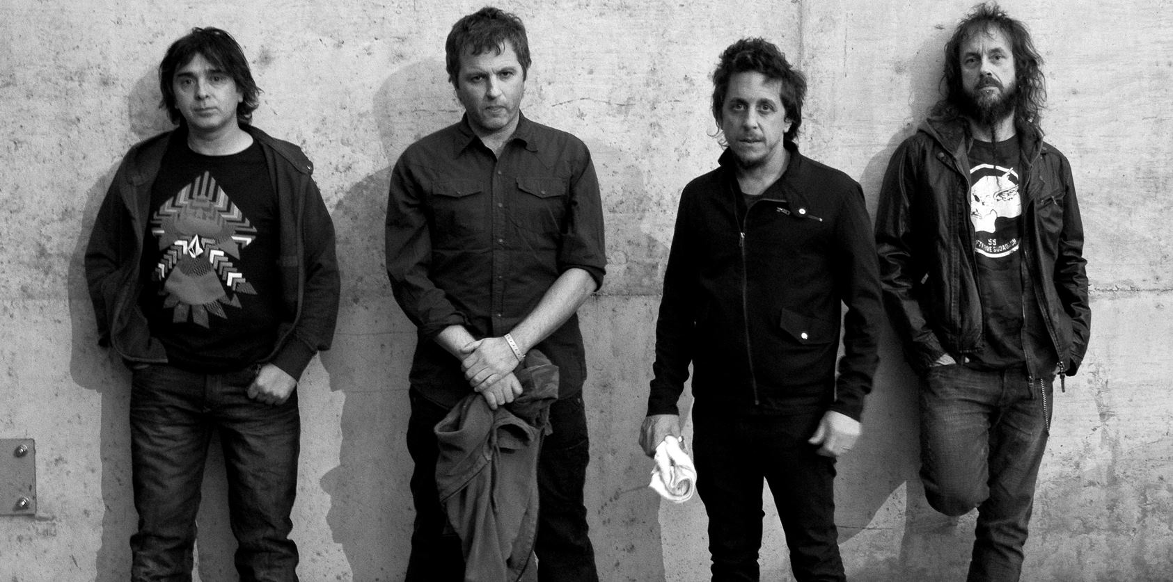 Vetamadre reflexiona sobre "Otroviaje", su disco más conceptual - A unos metros de ese micrófono estaba Breshnev, intentando curar sus heridas y registrando lo que también pasaba dentro suyo. Ese sería uno de los ingredientes para el que se convertiría en el álbum más conceptual de Vetamadre. “Una amiga me había prestado un PH en ese barrio, con un entrepiso hermoso -recuerda el vocalista-. Recalé ahí después de una separación, para tratar de reconstruir mi vida”. bbc777f4 dd51 4f4d 89fe 169909790bbc