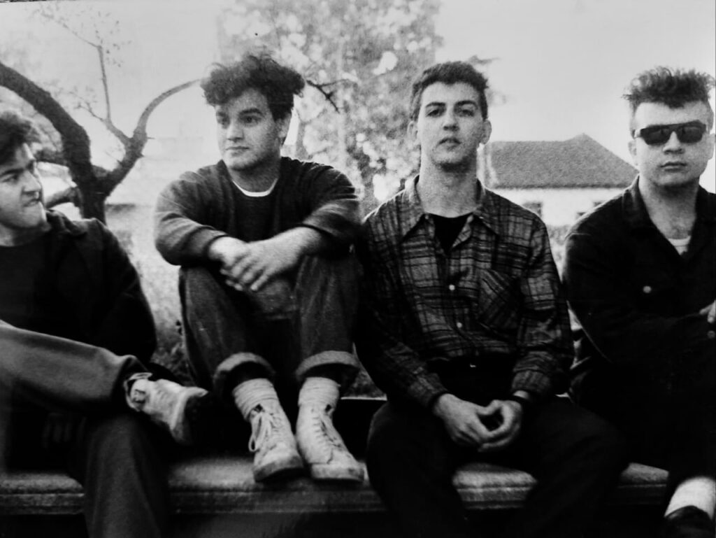 Los Corrosivos - Esta banda fue producida por Daniel Melero, quien editó el disco debut, grabado en vivo en el mítico Parakultural en 1987. Los Corrosivos