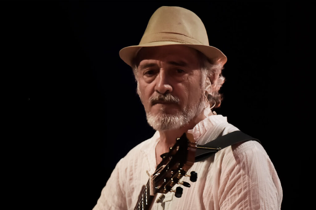 Jorge Durietz - Jorge Durietz integró junto a Miguel Cantilo el dúo Pedro y Pablo. Luego, editó un disco solista. Jorge Durietz