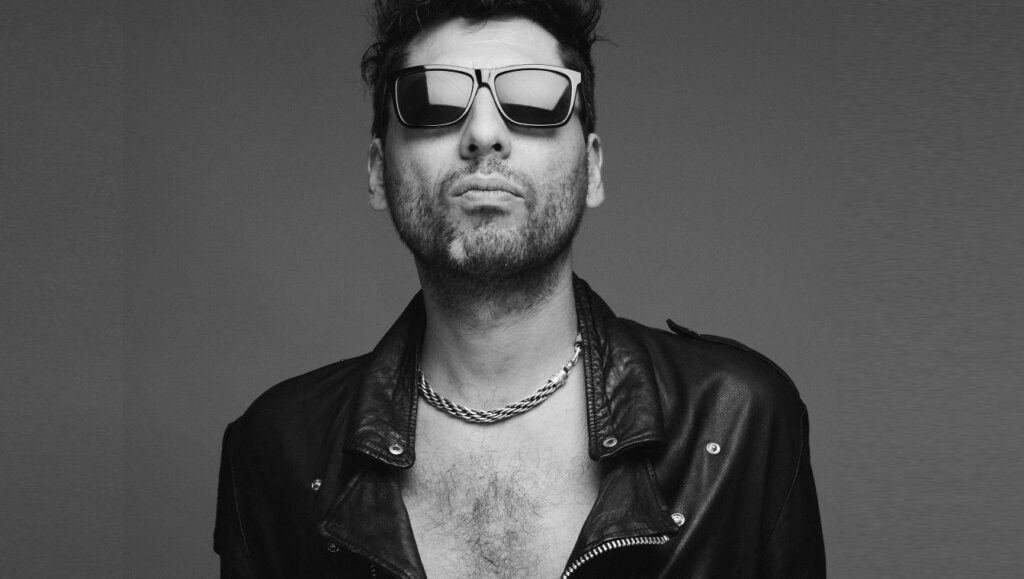 Gonzalo Aloras - Luego de varios años de producción, Gonzalo Aloras lanza su cuarto disco de estudio llamado "Digital" con la producción de Ingaramo, Jeremy Flagelo y Ezequiel Spinelli, y la particularidad de ser el primer trabajo del artista editado en vinilo. Gonzalo Aloras