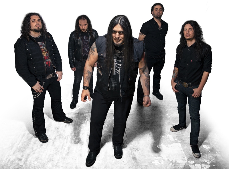 Helker: "Tomarse la profesión con seriedad es el único camino para que te tomen en serio" - Formada en Buenos Aires a finales de los 90s, Helker ha recorrido un largo camino. Aquel sendero tortuoso que día a día deben recorrer infinidad de metaleros argentinos, no siempre llegando a buen puerto. Esforzado, siempre a pulmón y cuesta arriba pero, en este caso, más que fructífero. helker