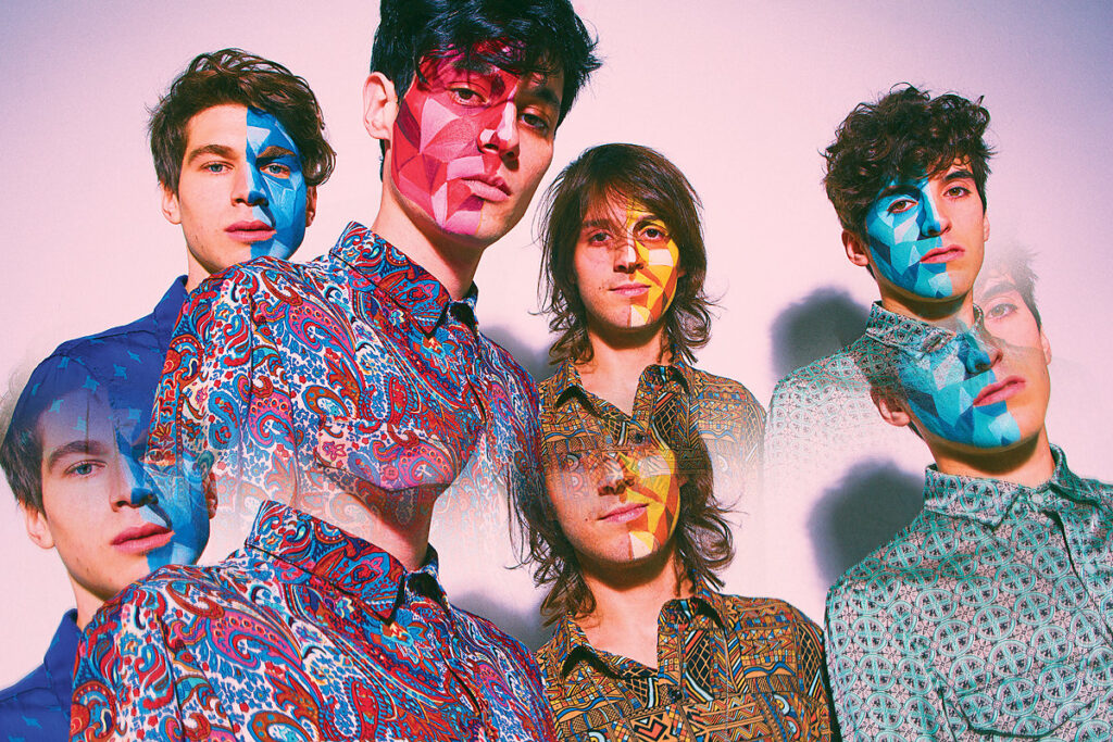 Intrépidos navegantes - Intrépidos Navegantes nace de la unión interprovincial de dos rosarinos (Maximiliano Calvo y Matías Medina) y dos porteños (Kevin Borensztein y Agustin Leiva) que unen el Río Paraná y el Río De La Plata en canciones. Intrépidos navegantes