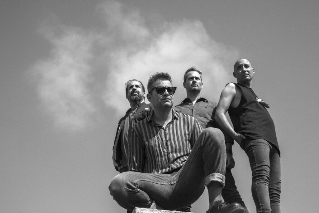 Josefina Pretende - Josefina Pretende es un grupo de pop rock oriundo de Avellaneda que comenzó en el año 1994 con el nombre de Estación 4 y también fue Flexible. Sus integrantes tocaban desde comienzos de los 90 en diferentes formaciones. Josefina Pretende, 2022. Foto: Nora Lezano
