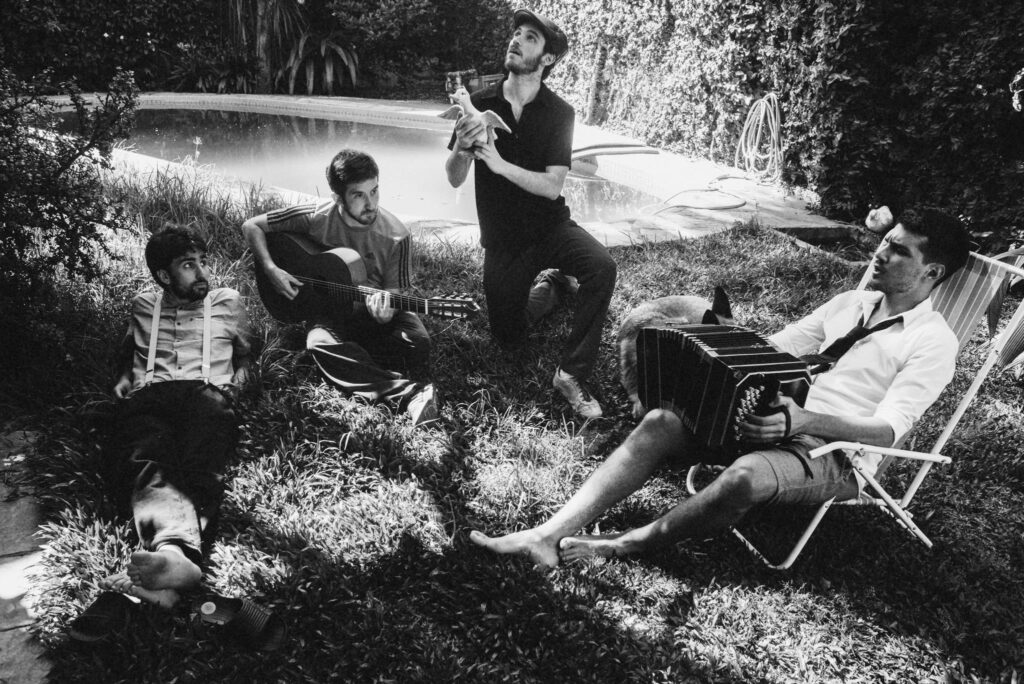 Madison y Los Imaginarios - Este quinteto lanzó un EP en 2015 que fue grabado y mezclado en Bix Producciones Sonoras. El mismo se llama "Otoño Invierno" y cuenta con dos canciones, en las cuales colaboraron Juan Ciovini, en percusión, y el arte del material (disponible en Bandcamp) estuvo a cargo de Valeria Caballero. Madison y Los Imaginarios