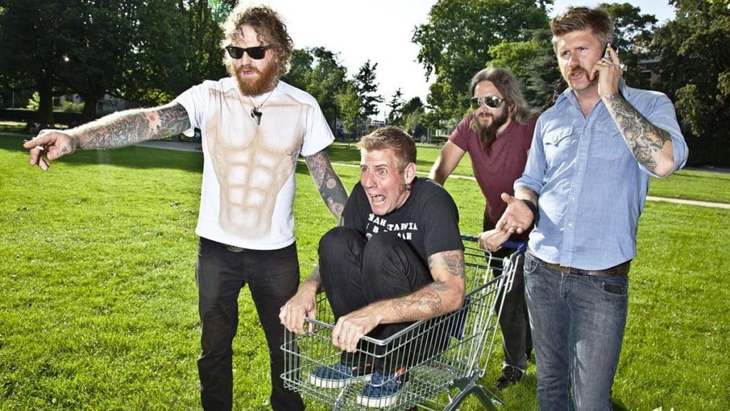 Mastodon: la entrevista más rara de todas - -¡No, no te preocupes! Cuando no te respondí fue porque estaba dando vueltas desnudo por el país, o paseando por el bosque bajo el efecto de unos hongos alucinógenos. Soy un tipo difícil de rastrear, amigo. Ah, y avisame si querés ese bendito tatuaje. mastodon6