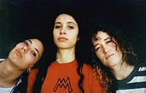 Mata Violeta - Este es un trío femenino de relativa importancia underground en la primera mitad de los '90. Debutaron en un festival callejero en Hurlingham ante 2000 personas, en el cual también participaban Las Pelotas y Los Caballeros de la Quema. Cuando la prensa ya las calificaba como "las chicas del rock", ellas se negaban a utilizar la seducción como atractivo. Florencia Lestani, "Flopa", reemplazó a Nancy González en 1994. mata violeta