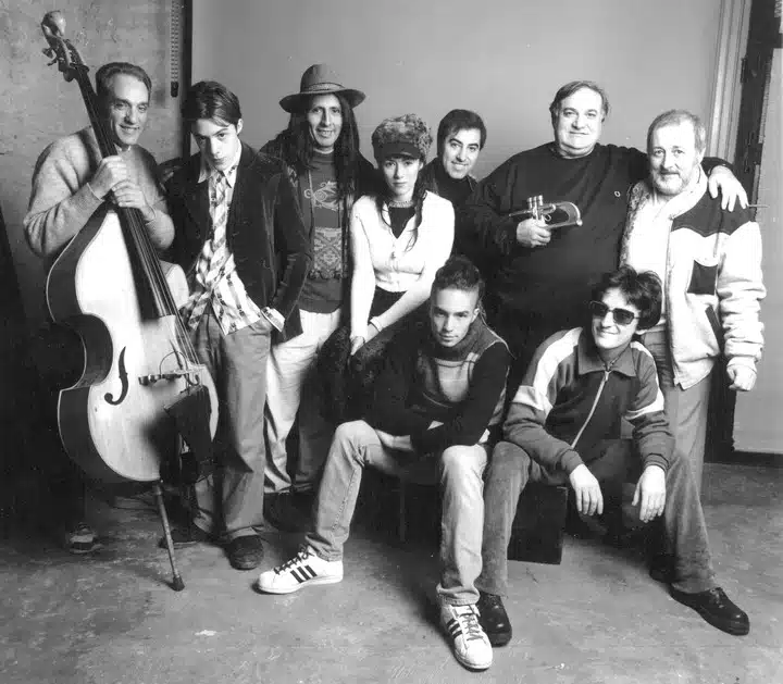 Montecarlo Jazz Ensamble - En 1995 y 1996, respectivamente, la Montecarlo Jazz Ensamble, impulsada por Fernando Samalea y María Gabriela Epumer, grabaron dos discos a total beneficio de entidades de ayuda a reservas aborígenes. Según el propio Samalea reconoce en su website, «con absoluto fracaso en cuanto a lo económico, excepto para los productores ejecutivos de la compañía discográfica, los verdaderos "carenciados", pero con gratificantes beneficios espirituales en el terreno artístico propiamente dicho». Montecarlo Jazz Ensamble