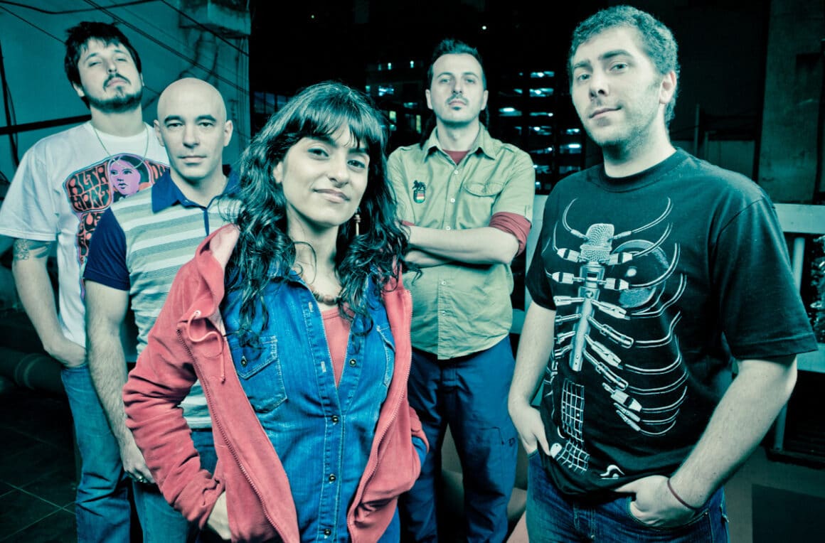 Contravos - La historia de la banda, según su info de prensa: Contravos
