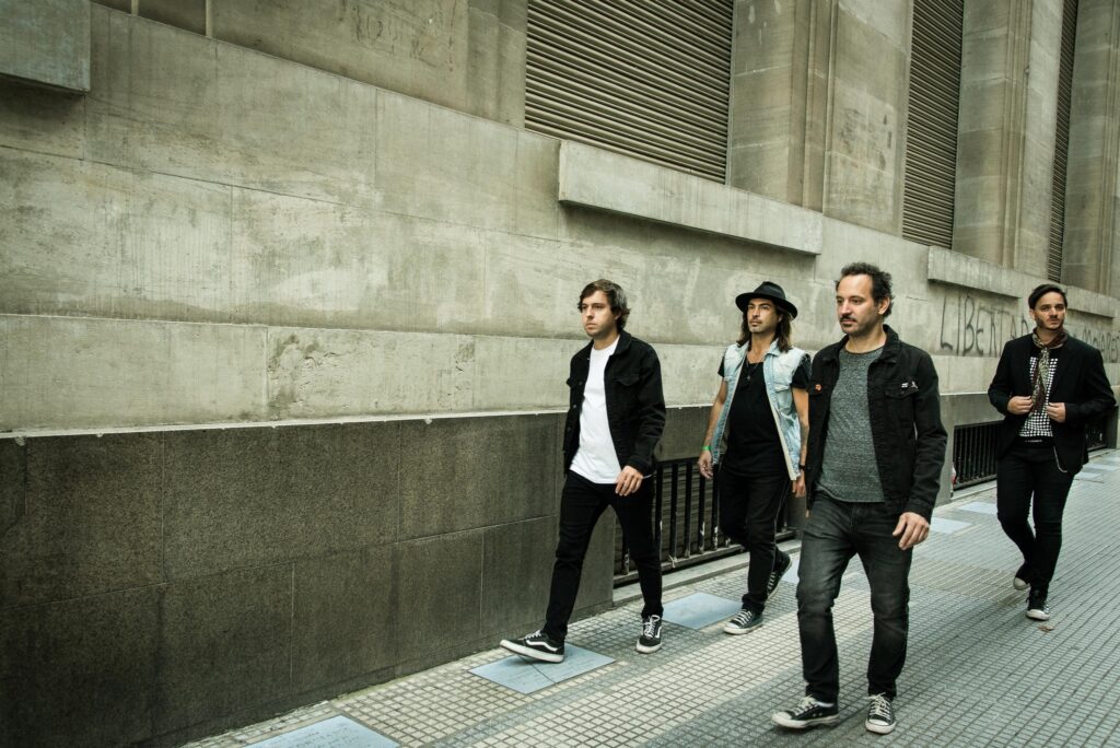The Kavanaghs - Actualmente se encuentran presentando su álbum debut, titulado simplemente The Kavanaghs, editado por Eternal Sunday Records y publicado por Universal Music Publishing. The Kavanaghs. Foto: Dani Kala