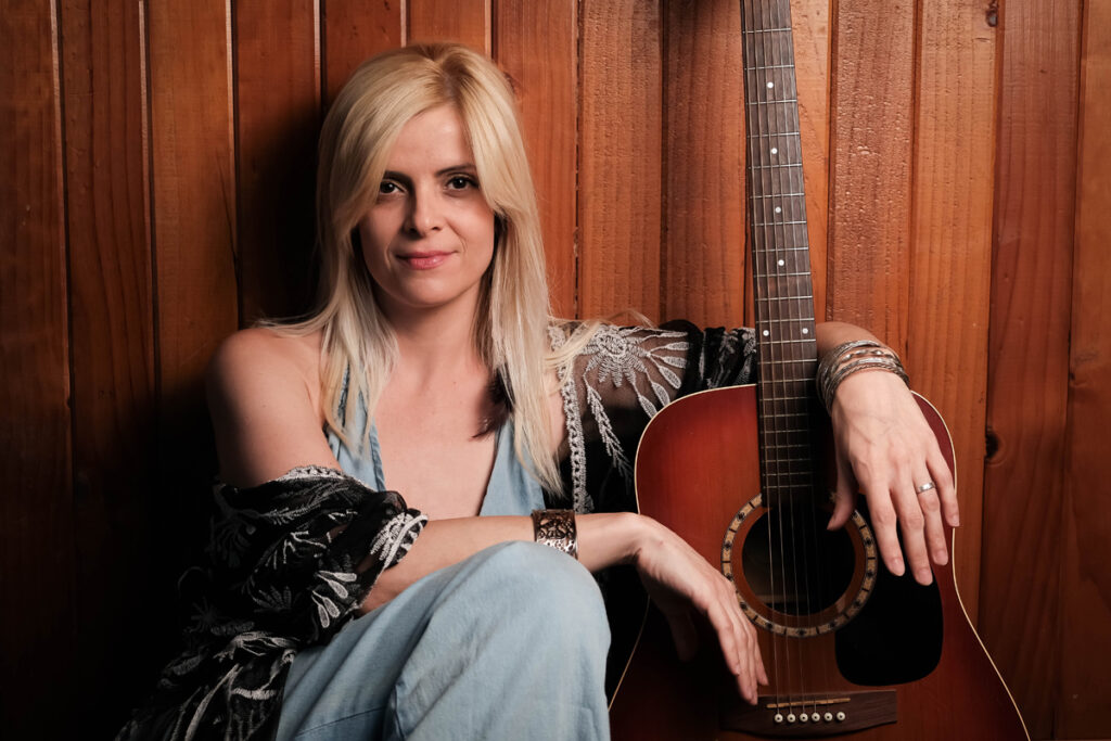 Laura Ros - La historia de la artista, según su propia página web: Laura Ros