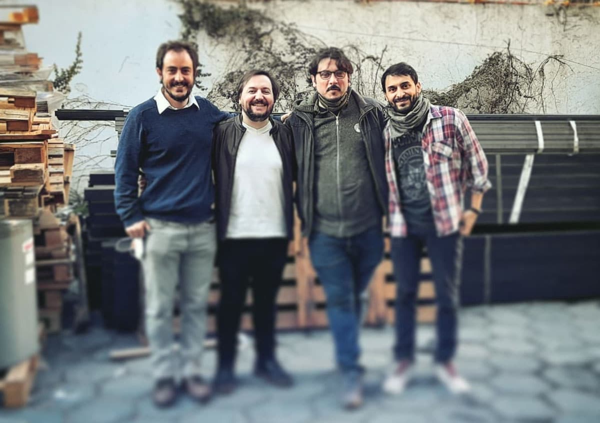 Buey Solo: "haz lo que te gusta, nunca te hará mal" - Luego de los adelantos "Dejar brillar" y "Vos", Buey Solo lanza su nuevo EP "Club Atlético Buey Solo" compuesto de 5 tracks. Buey Solo