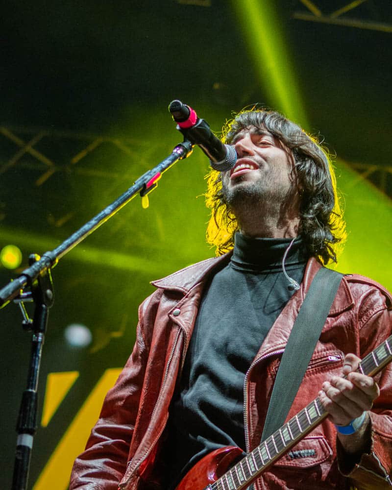 Quilmes Rock, día 1: cruce de géneros y generaciones - Las Pelotas, El Cuarteto de Nos, Airbag y Eruca Sativa hicieron sonar fuertes sus bases y pusieron a sus guitarras al frente y demostraron que el rock sigue vigente y no es simplemente una palabra que acompaña a una marca cervecera en el nombre del festival. Conociendo Rusia. Foto: Karina Dos Santos