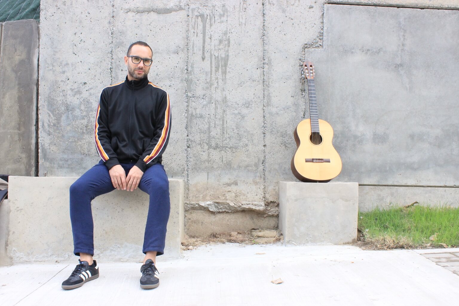 Germán Roffler: "Soy muy de seguir el juego que propone la canción" - "A las canciones de ‘Túneles’ creo que las resume atravesarlas. Es decir, pensar en una canción como atravesar un túnel, un poco a oscuras, palpando con los oídos en una misma dirección de principio a fin", explica Germán Roffler. Germán Roffler