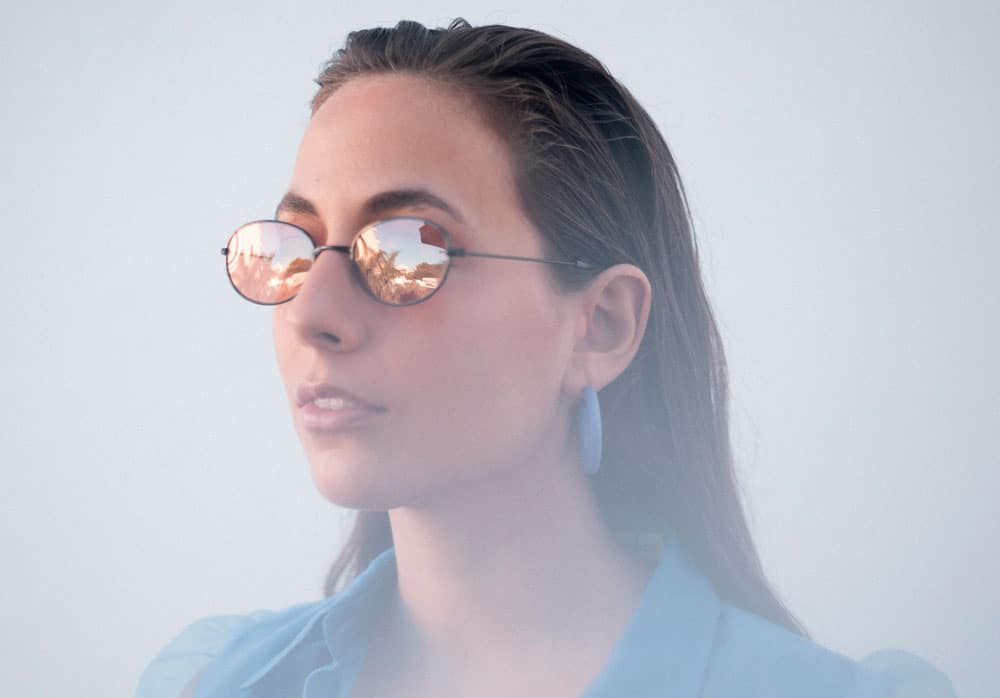 Mica Sotera: "Pienso que este disco va a ser un regalo para quien quiera escucharlo" - La artista presenta su single "Para enseñarnos", tercer adelanto de su primer álbum que saldrá a principios del 2022. Es una canción que trae consigo un mensaje sincero, auténtico y real. Desafía a la sociedad a vincularse con amor y respeto, aprendiendo de este último la importancia del viaje interno con uno mismo, dejando de lado el ego. Mica Sotera