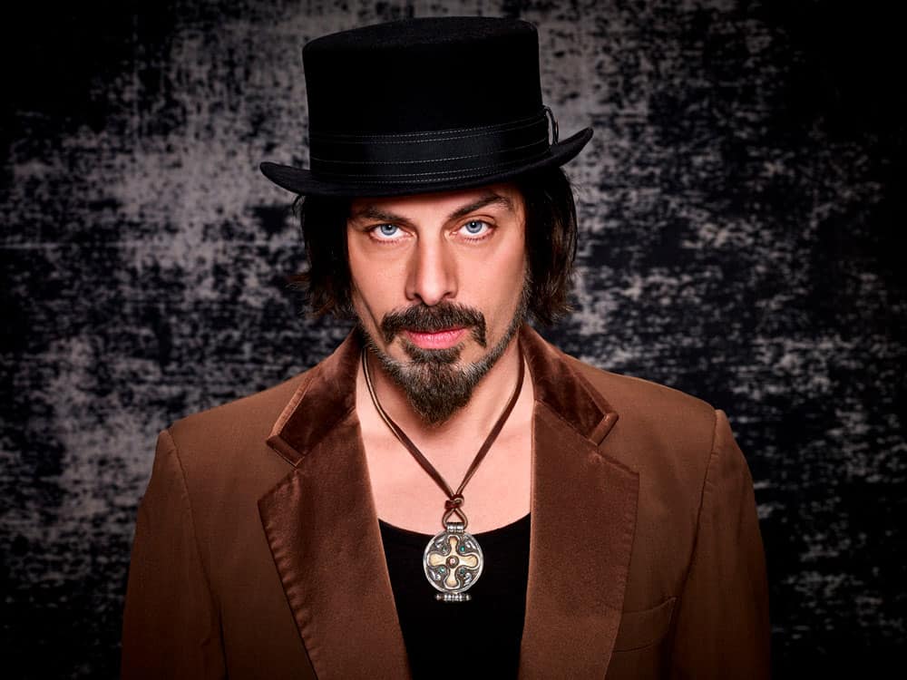 Richie Kotzen: 10 preguntas sobre la creatividad (y algo más) - "El año pasado fue bastante más fácil de lo que te imaginás. Había un montón de shows agendados y tuve que cancelarlos, como todos. Pero creo que necesitaba un break. Realmente aproveché el tiempo libre y lo disfruté", dice Richie Kotzen apenas atiende el teléfono. Richie Kotzen