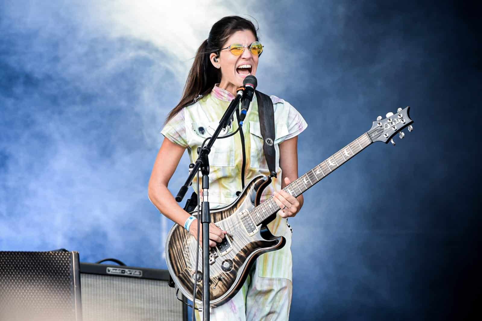 Cosquín Rock 2022: Día 1 - Mucho frío al llegar la noche, la lluvia no estuvo invitada en esta oportunidad, mucha gente desde muy temprano y en todos los escenarios y una sed de festival que fue efectivamente saciada en la primera jornada de este regreso del Cosquín Rock. Eruca Sativa. Foto: María Fernández