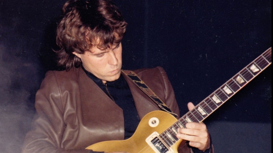 Gustavo Montesano, ex Crucis, vuelve al rock sinfónico en su flamante EP - Gustavo Montesano, fundador, cantante y compositor de la histórica banda Crucis, radicado hace más de 40 años en España, donde se desempeñó como productor y músico e inició una carrera como solista, lanzó su nuevo EP “Traumas de un pasado tenebroso”, que marca su regreso al rock sinfónico progresivo. gustavo montesano