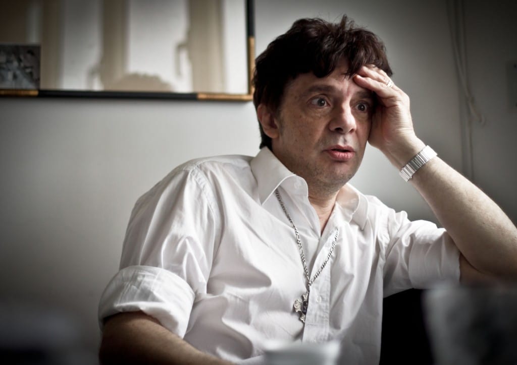 Juanse, entre Pappo y los Ratones - Juanse hizo bailar al Teatro Ópera con una fórmula tan simple como efectiva: una hora de una selección de temas de su amigo, el fallecido Pappo, y media hora más con lo mejor de los Ratones Paranoicos, como para dejar conforme a todo el público. juanse