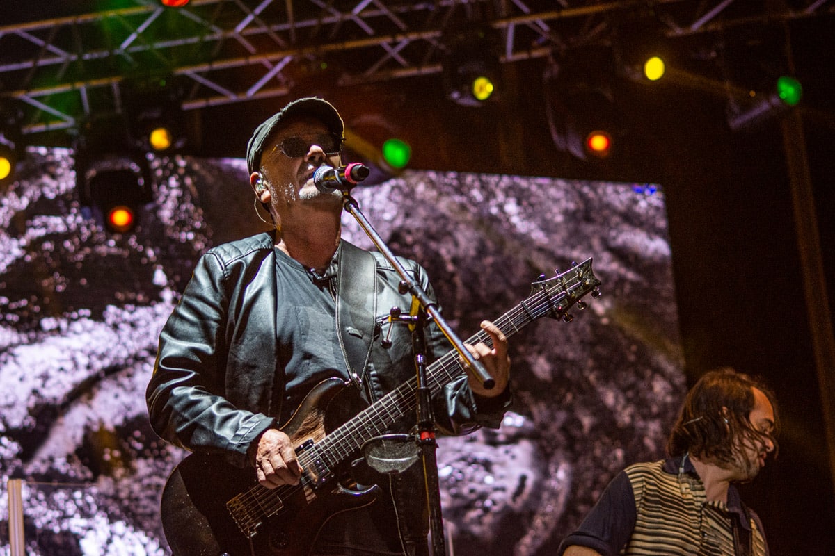 Quilmes Rock, día 1: cruce de géneros y generaciones - Las Pelotas, El Cuarteto de Nos, Airbag y Eruca Sativa hicieron sonar fuertes sus bases y pusieron a sus guitarras al frente y demostraron que el rock sigue vigente y no es simplemente una palabra que acompaña a una marca cervecera en el nombre del festival. Las Pelotas. Foto: Karina Dos Santos