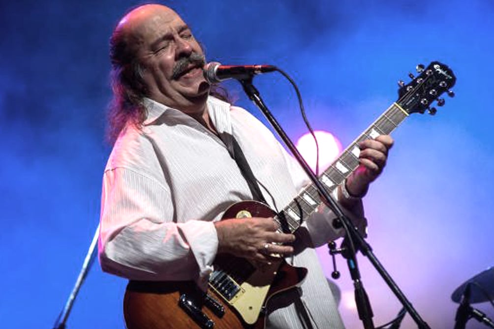 Litto Nebbia estrenará su CD "Variete Cantabile" - El cantautor y músico estrenará los temas de su nuevo disco junto a su formación Aire Fresco mañana a partir de las 21 con entrada gratuita en el Centro Cultural Haroldo Conti (avenida del Libertador 8151) del barrio porteño de Nuñez. nebbia