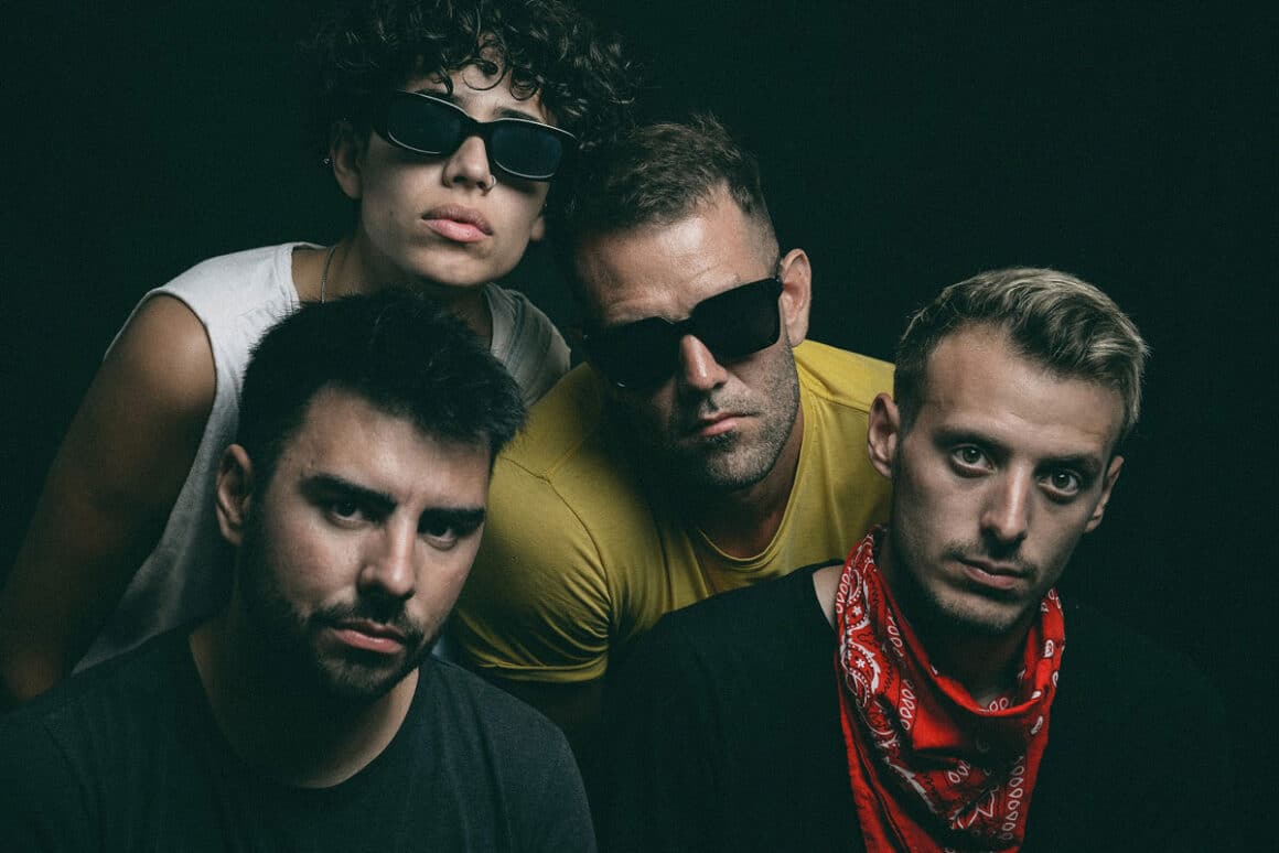 Mamelook's: "Es la consecuencia de una búsqueda que realizamos en el último tiempo" - El conjunto tandilense de rock y pop presenta "Cuando es de noche y arde", el nuevo single adelanto de su próximo EP. Mamelook's