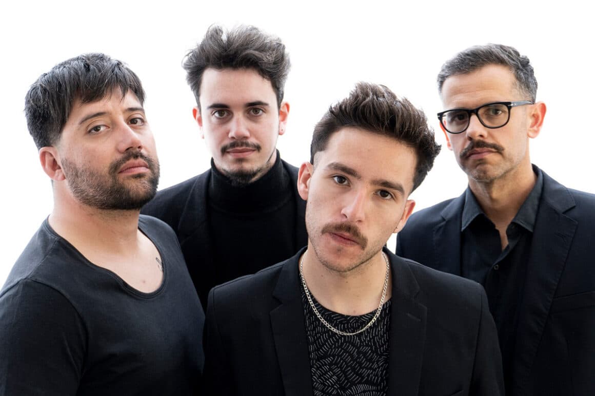 Arlequines: "Intentamos mostrar una nueva faceta" - "‘Después de vos’ trata de los cambios, de esa transformación que se produce cuando conocemos a alguien que nos marca para siempre –explica Emanuel Fredes, voz y guitarra de Arlequines-. A veces son amores, a veces amigos, a veces basta un intercambio de miradas para que todo nuestro mundo no vuelva a ser igual. Intentamos mostrar una nueva faceta, con un sonido diferente que marca un nuevo comienzo para la banda". Arlequines