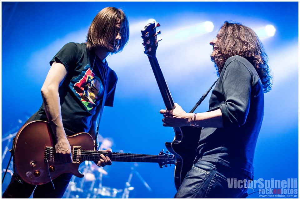 Steven Wilson volvió a deslumbrar en el Vorterix - Steven Wilson volvió a hacerlo. Una vez más mantuvo a una sala repleta en vilo durante casi 2 horas y media, con piezas atrapantes, historias envolventes, un sonido perfecto, hipnótico, una performance musical digna de los mejores. Nuevamente se llevó infinitos aplausos, interminables e incontrolables ovaciones, incontables elogios. De nuevo dejó en claro por qué las grandes figuras del rock progresivo - y sus seguidores - lo siguen eligiendo, una y otra vez. 01c18dd3 6f3c 4ba9 b24e e075c4feedbc