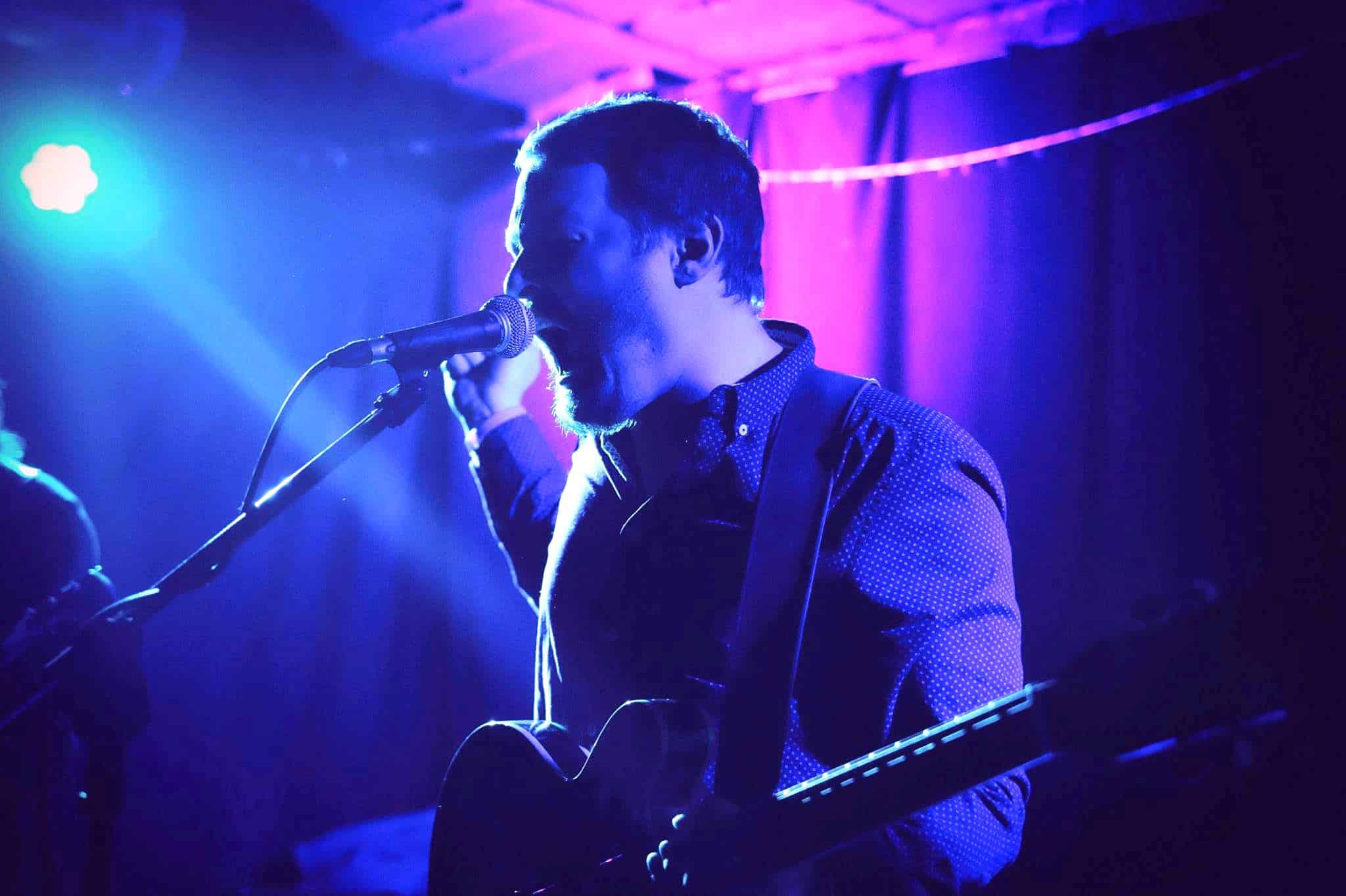 The Flying Eyes en Club V: despedida con los puños en alto - Hace más de diez años, en Baltimore, se formó The Flying Eyes. Su nombre se inspiró en una novela de ciencia ficción de 1962, en la que se narraba cómo unos ojos gigantes descendían del espacio para controlar la humanidad. 291b22fa a144 49b7 bcb0 908e335c4b74
