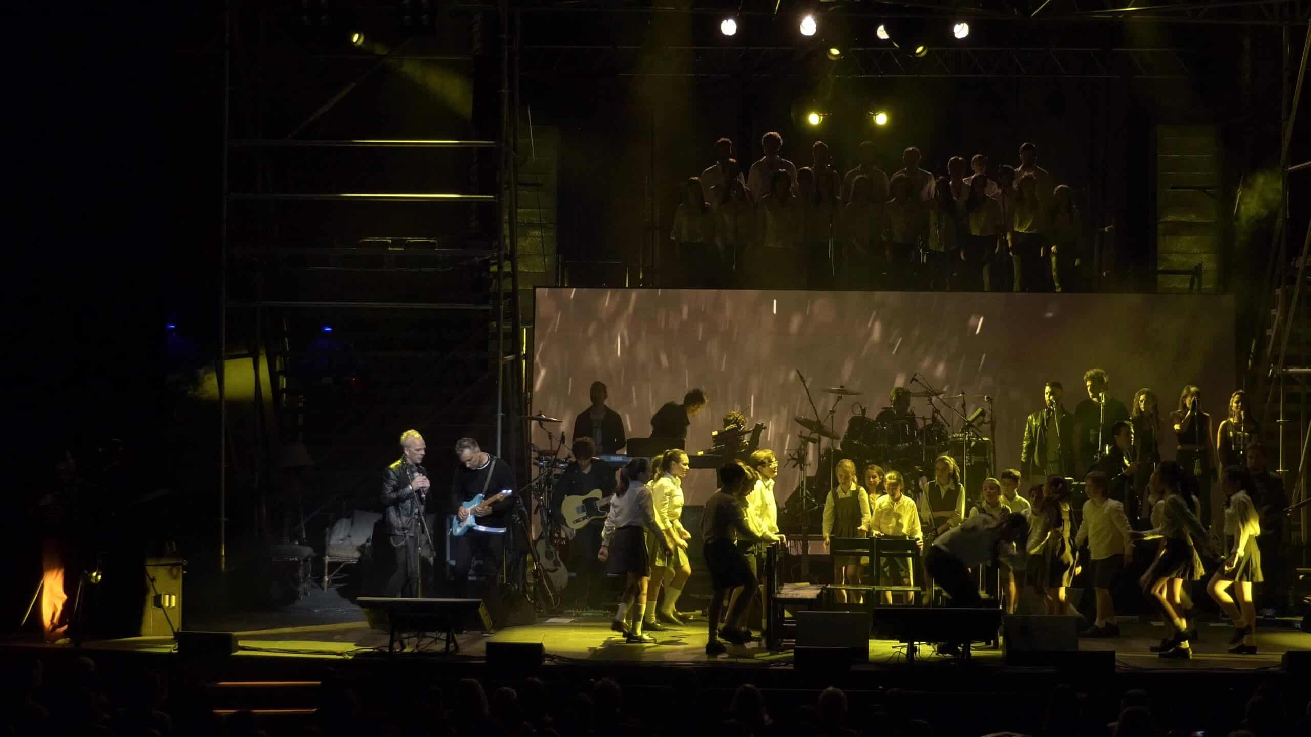 "The dark side of the wall" en Argentina, en la voz de P.J. Olsson - Luego del gran éxito en el teatro Coliseo, donde agotó localidades, el cantante y compositor norteamericano P.J. Olsson, junto a los músicos que supieron transmitir el espíritu de Pink Floyd por casi tres décadas, regresarán el próximo 23 de marzo a la Av. Corrientes en el mítico Teatro Gran Rex para este espectáculo que, nuevamente, demolerá muros. 2b6fc287 749a 4b92 a0c4 41f5e527189d scaled