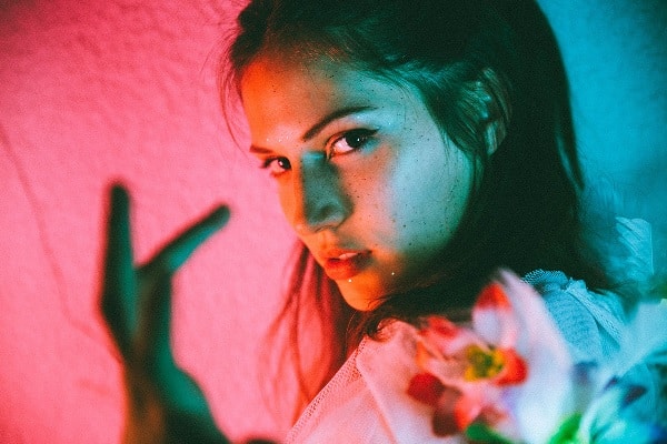 Viaje al centro de las emociones: "Feroza", el nuevo disco de Feli Colina - Tras haber ganado en 2018 el concurso Camino a Abbey Road, Feli Colina editó su segundo álbum, "Feroza". Bajo la producción de Juanchi Baleiron, la salteña se aventuró en los estudios londinenses para esculpir un disco introspectivo, atrapante y pasional. Una verdadera joya. 30f7a5e6 a3f5 4c99 91e6 fe9636c7851b