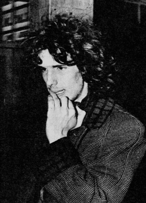 Las apariencias no deben engañar - Spinetta hace declaraciones después de mucho tiempo: vale la pena encontrarse con las palabras y las ideas de uno de los mejores compositores argentinos. 3520040e f159 45b8 a188 c06c8eb4768c