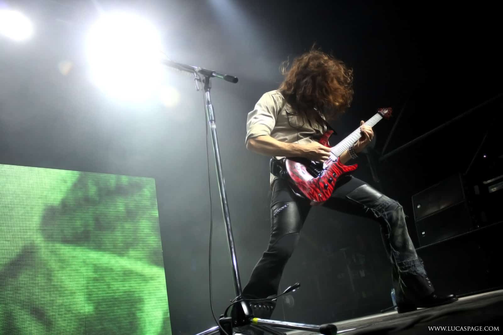 Megadeth en Buenos Aires: sinfonía indestructible - Megadeth lanzó uno de sus discos claves en 1994. Por tal razón, cuando se comunicó que la banda volvería a Paternal y festejaría los veinte años de ese álbum, se intuyó que no sería una visita más. La celebración era inminente: las entradas, los carteles y los anuncios radiales anunciaban a "Youthanasia" en primera plana. Pero con el correr de los meses, la información mutó. 3ddd250a 32b7 48c1 9583 f6883da92a5d