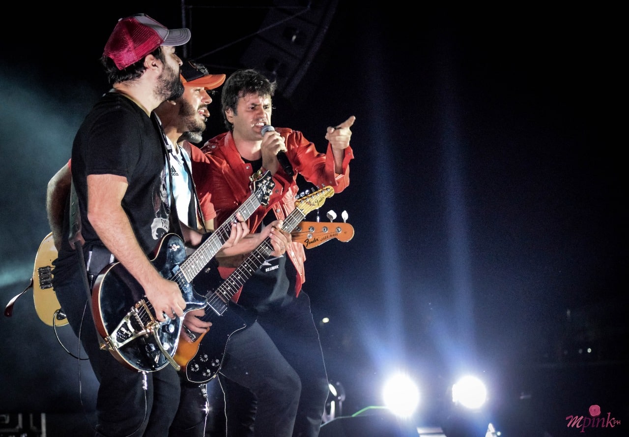 Ciro y Los Persas: qué placer verte otra vez - El rock de estadios sigue vigente. Andrés Ciro y su espléndida banda comenzaron la gira presentación del disco "Naranja Persa 2" en el Hipódromo de Rosario, ante más de 2 mil personas que le reafirmaron, durante unas tres horas, el aguante a uno de los fundadores de este fenómeno argento. 4178f00c 842d 4a4e b81f 8657a0566821