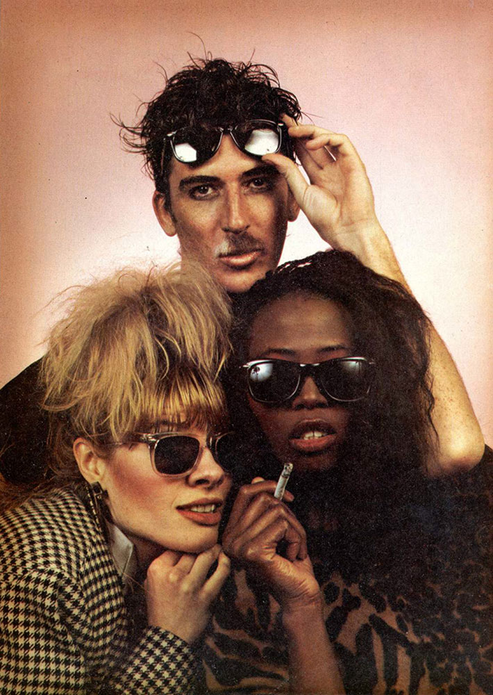 Rescate: a 40 años de "Piano bar" - En esta entrevista de 1984, Charly García reflexiona sobre su carrera en un año de altos y bajos, hablando de su último disco "Piano bar" como una catarsis personal, influenciada por las críticas y rechazos que recibió. A su vez, se muestra optimista sobre el futuro de la música argentina, destacando el talento emergente y subrayando la necesidad de un mejor manejo del rock como negocio. 42003053 e060 4919 9b11 0962b8ea9881